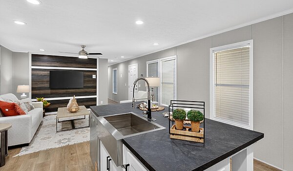 Paramount Singlewide / Westbrook 1676H32107 Interior 122047