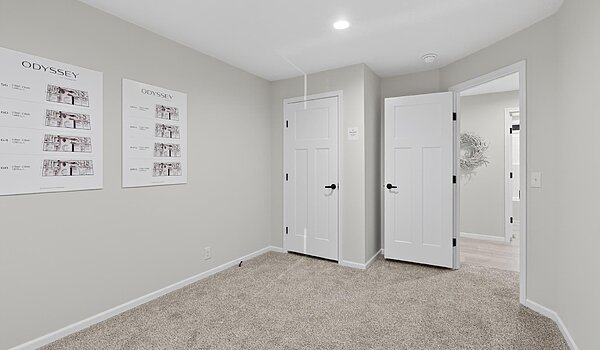 Paramount Sectional / Odyssey 3260H32394 Interior 122090