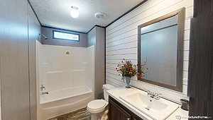 ON CLEARANCE / The Bayside Bathroom 58303