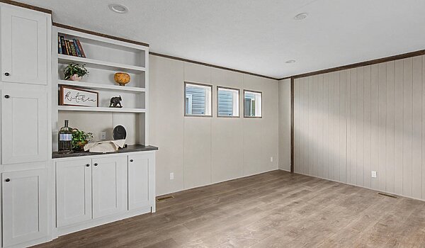 MiYO / Essence 35MYO16763BH Interior 121905