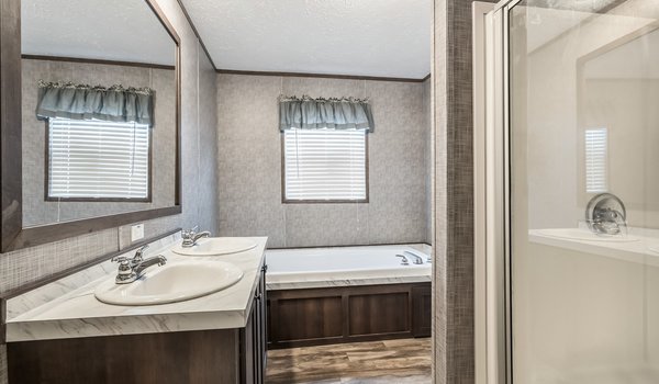 Foundation / The Columbus Bathroom 16497