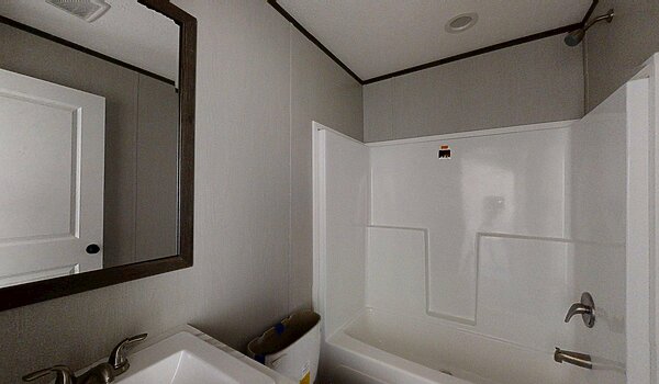 Exclusive / The Emerald 46EXC16763BH Bathroom 121847