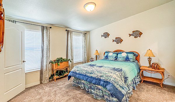 Majestic / 9590-S Bedroom 72921