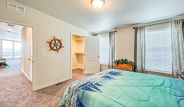 Majestic / 9590-S Bedroom 72922