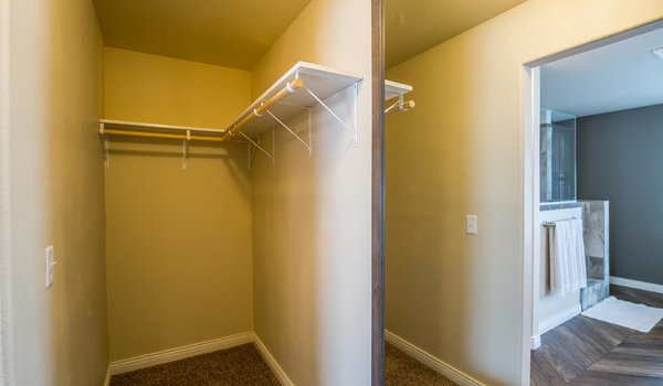 Impression Series / The Missouri Bathroom 13139