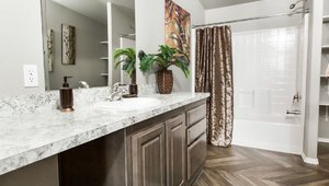 Columbia River Collection Multi-Section / Columbia River 1B 2017 Bathroom 28793