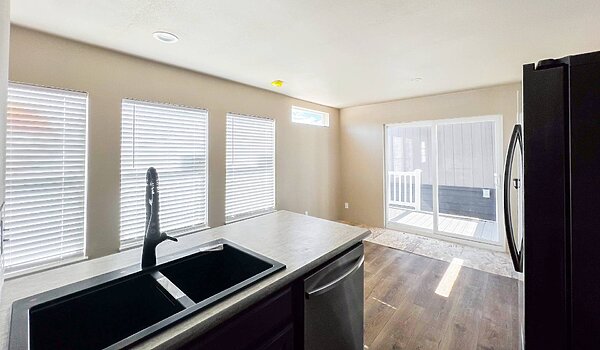 Columbia River Collection Single-Wide / 1001 Kitchen 118959