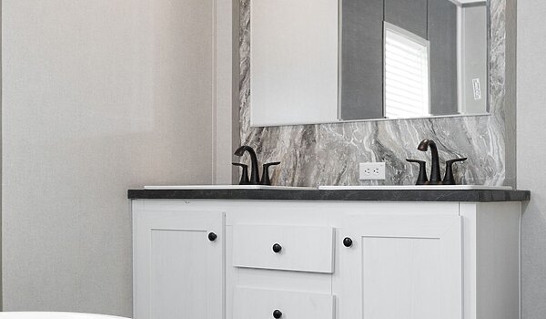 Promotional / The Platinum 22ANV16763PH Bathroom 137734