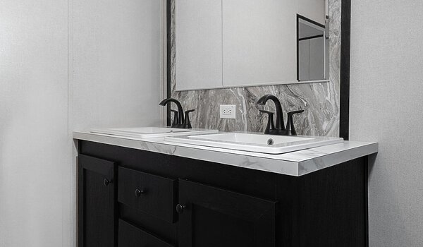Pinnacle Series / The Smokey 22PCL16763AH Bathroom 137743
