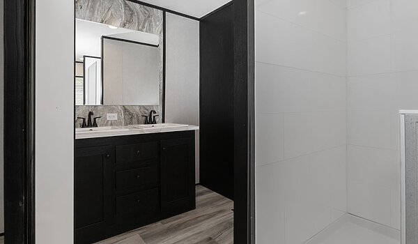 Pinnacle Series / The Smokey 22PCL16763AH Bathroom 137744