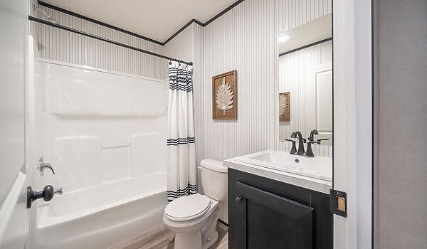 Pinnacle Series / The Smokey 22PCL16763AH Bathroom 137740
