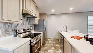 GEM Series / Peridot 66 5616-639 Interior 112818