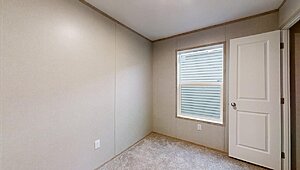 GEM Series / Peridot 66 5616-639 Interior 112823