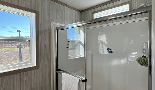 GEM Series / Sapphire 56GEM16663BH Interior 131593