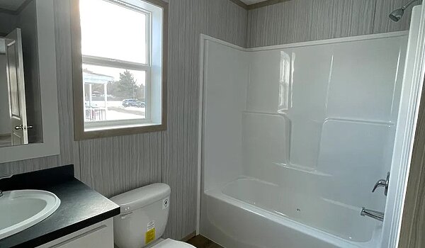 GEM Series / Jade 48 56GEM28483BH Interior 131668