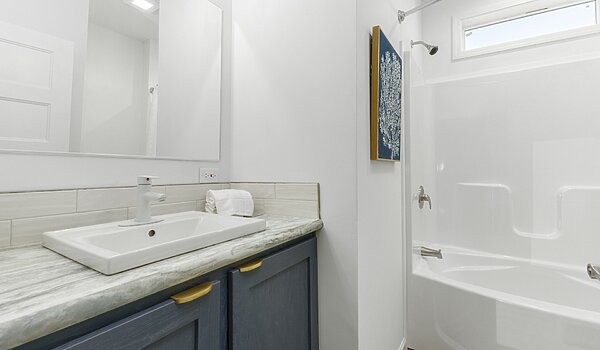 Nova / Nova Elite 3 28643C Bathroom 147031