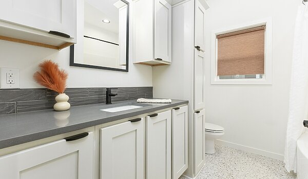Pinecrest Elite (Mod) / Kiawah 28623AM Bathroom 147059