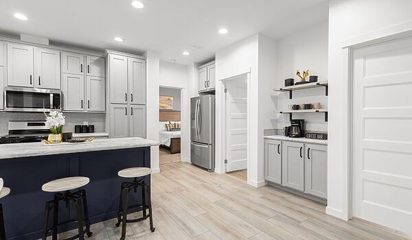 Pinecrest Elite (Mod) / Prairie Dunes 28563BM Kitchen 147068