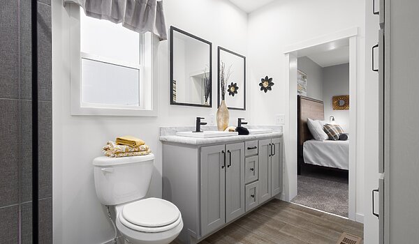 Pinecrest Elite (Mod) / Prairie Dunes 28563BM Bathroom 147085