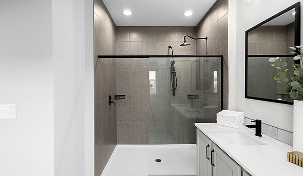 Pinecrest Elite (Mod) / Pine Valley 28523AM Bathroom 147108