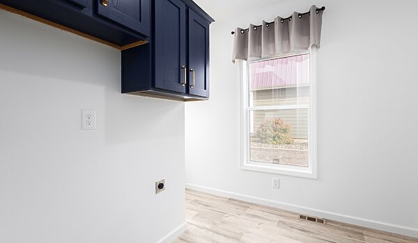 Pinecrest Elite (Mod) / Pine Valley 28523AM Utility 147112