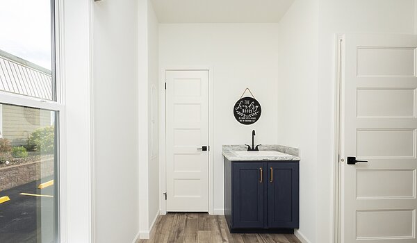 Pinecrest Elite (Mod) / Pine Valley 28523AM Utility 147114