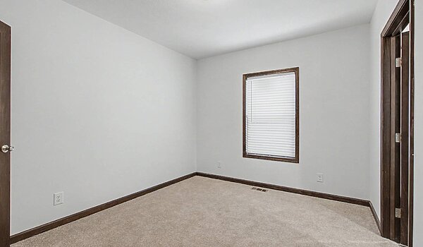 Landmark Series / Willowood 9L32764B (2LM1023-V) Interior 130019
