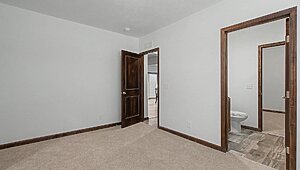 Landmark Series / Willowood 9L32764B (2LM1023-V) Interior 130020