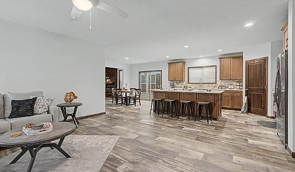 Landmark Series / Willowood 9L32764B (2LM1023-V) Interior 130007