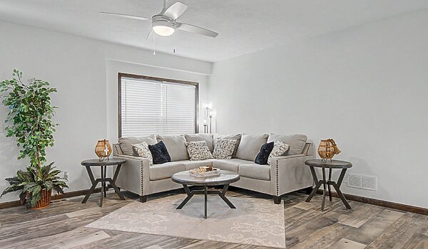 Landmark Series / Willowood 9L32764B (2LM1023-V) Interior 130009