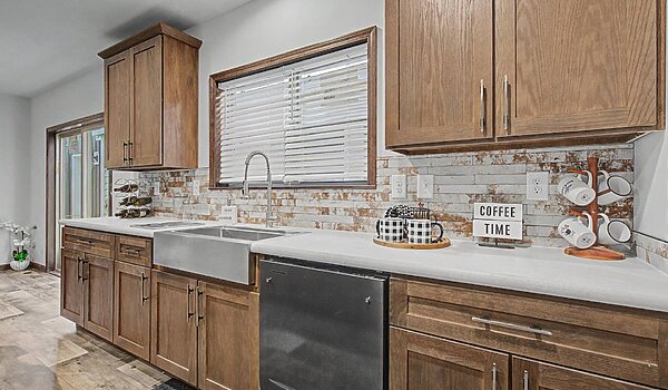 Landmark Series / Willowood 9L32764B (2LM1023-V) Interior 130013