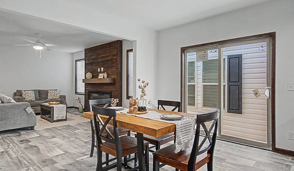 Landmark Series / Willowood 9L32764B (2LM1023-V) Interior 130016