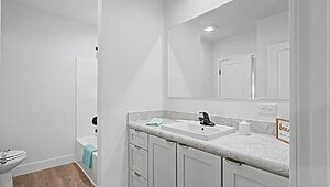 Landmark Series / Lionel 9L32683A (2LM1021-V) Bathroom 130082