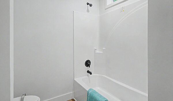 Landmark Series / Lionel 9L32683A (2LM1021-V) Bathroom 130083