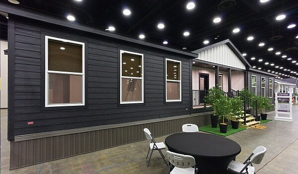 Landmark Series / Luxus 9L46684A Exterior 123595