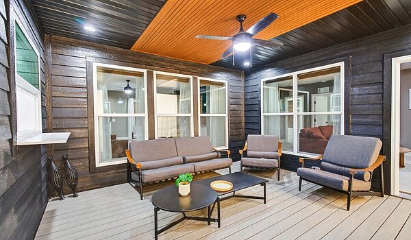 Landmark Series / Luxus 9L46684A Exterior 123596