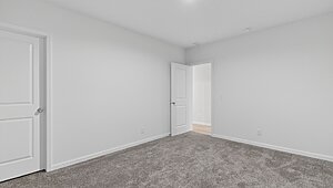 Landmark Essence / 21 32604B Interior 125532