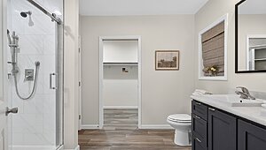 Landmark Essence / 21 32604B Interior 125534