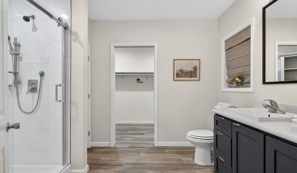 Landmark Essence / 21 32604B Interior 125534