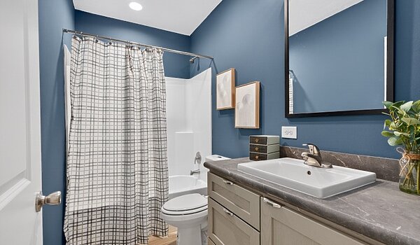 Landmark Essence / 21 32604B Interior 125535