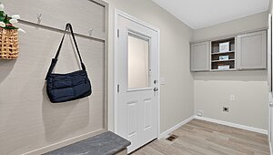 Landmark Essence / 21 32604B Interior 125536