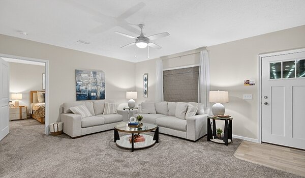 Landmark Essence / 21 32604B Interior 125523