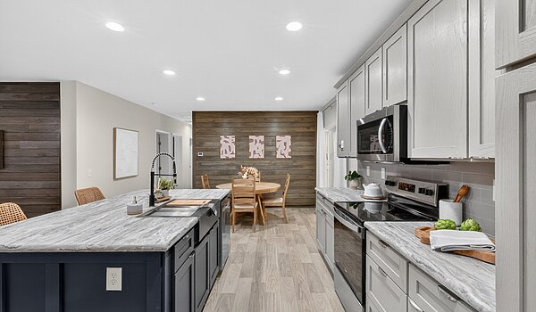 Landmark Essence / 21 32604B Interior 125527