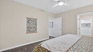 Landmark Essence / 21 32604B Interior 125525