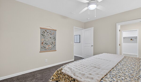 Landmark Essence / 21 32604B Interior 125525