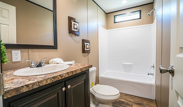 LH Waverly Crest / 28563C Bathroom 38264