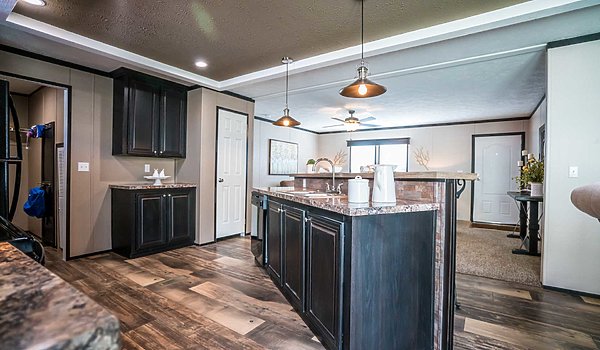 LH Waverly Crest / 28563C Kitchen 38246