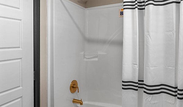 Prime / The Tyler PRI3270-2050 Bathroom 130809