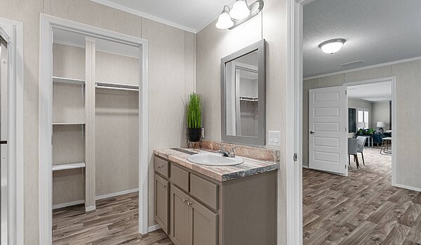 ARC / The Raizer ARC1680-8004 Bathroom 130824