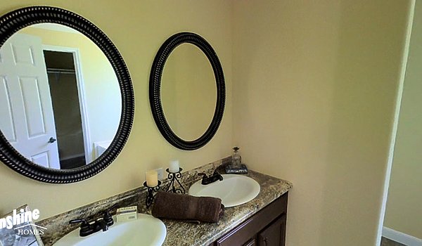 Hybrid / HYB1684-266 (NOW 1684-1012) Bathroom 37950